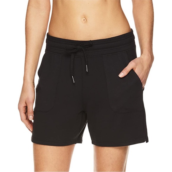GAIAM Pants - NWT GAIAM STITCH FIX Women's Warrior Knit Activewear Shorts Black